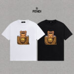 P70 Fendi/芬迪 印花Logo百搭潮流短袖T恤男女同款 吊牌 领标 水洗唛 三标齐全 定织定染280克精梳棉面料 尺码：S-XXL 颜色：黑色，白色