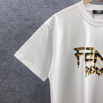 P80 FEN*芬*迪 2026春夏新款短袖t恤 经典小怪兽字母厚板佳胶工艺 双纱定制平纹纯棉面料 男女同款 颜色：黑色 白色 尺码： S （90-130斤） M （120-150斤） L （140-165斤） XL （160-180斤） XXL （180-210斤）