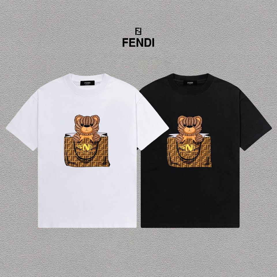 P70 Fendi/芬迪 印花Logo百搭潮流短袖T恤男女同款 吊牌 领标 水洗唛 三标齐全 定织定染280克精梳棉面料 尺码：S-XXL 颜色：黑色，白色