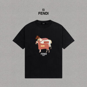 weigou_193152_0_765101cc1a P70 Fendi/芬迪 印花Logo百搭潮流短袖T恤男女同款 吊牌 领标 水洗唛 三标齐全 定织定染280克精梳棉面料 尺码:S-XXL 颜色:黑色,白色