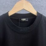 P80 FEN*芬*迪 2026春夏新款短袖t恤 经典小怪兽字母厚板佳胶工艺 双纱定制平纹纯棉面料 男女同款 颜色：黑色 白色 尺码： S （90-130斤） M （120-150斤） L （140-165斤） XL （160-180斤） XXL （180-210斤）