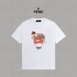 P70 Fendi/芬迪 印花Logo百搭潮流短袖T恤男女同款 吊牌 领标 水洗唛 三标齐全 定织定染280克精梳棉面料 尺码：S-XXL 颜色：黑色，白色