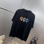 P85 Fen～ 芬家厚板滴胶字母眼睛，280g纯棉上衣 7A抗菌短袖tee 负离子上身十分舒适，男女同款半袖，落肩宽松版型 颜色: 黑色 白色 咖啡色 尺码：S（90-130斤） M（125-150斤） L（135-165斤） XL（160-190斤） XXL（185-220斤）