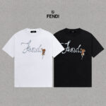 P70 Fendi/芬迪 印花Logo百搭潮流短袖T恤男女同款 吊牌 领标 水洗唛 三标齐全 定织定染280克精梳棉面料 尺码：S-XXL 颜色：黑色，白色