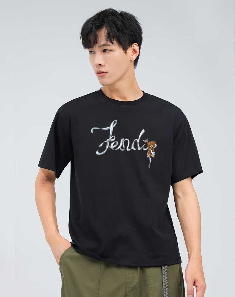 P70 Fendi/芬迪 印花Logo百搭潮流短袖T恤男女同款 吊牌 领标 水洗唛 三标齐全 定织定染280克精梳棉面料 尺码：S-XXL 颜色：黑色，白色