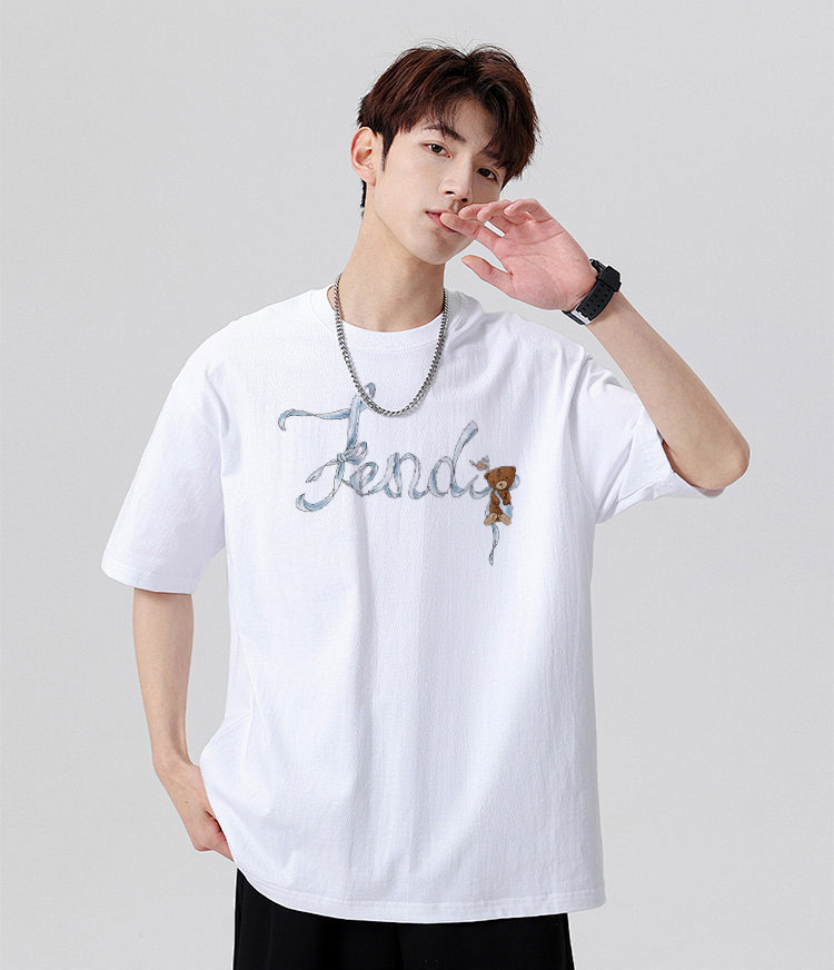 P70 Fendi/芬迪 印花Logo百搭潮流短袖T恤男女同款 吊牌 领标 水洗唛 三标齐全 定织定染280克精梳棉面料 尺码：S-XXL 颜色：黑色，白色