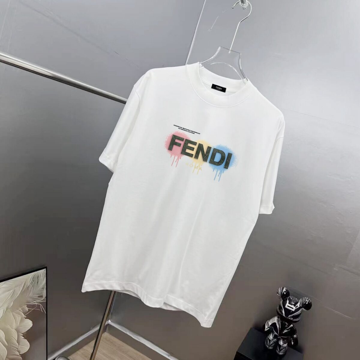 weigou_193293_2_9c512c8ffa P85 Fen~ 芬家厚板滴胶字母眼睛,280g纯棉上衣 7A抗菌短袖tee 负离子上身十分舒适,男女同款半袖,落肩宽松版型 颜色: 黑色 白色 咖啡色 尺码:S(90-130斤) M(125-150斤) L(135-165斤) XL(160-190斤) XXL(185-220斤)