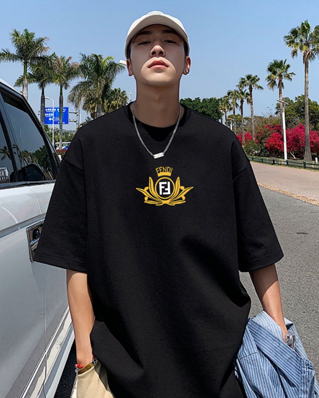 P70 Fendi/芬迪 印花Logo百搭潮流短袖T恤男女同款 吊牌 领标 水洗唛 三标齐全 定织定染280克精梳棉面料 尺码：S-XXL 颜色：黑色，白色