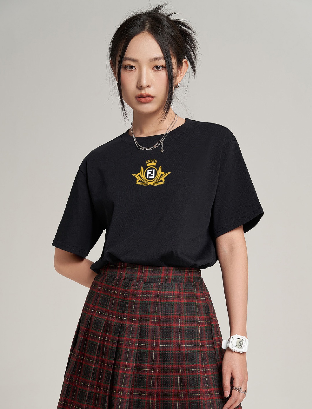 P70 Fendi/芬迪 印花Logo百搭潮流短袖T恤男女同款 吊牌 领标 水洗唛 三标齐全 定织定染280克精梳棉面料 尺码：S-XXL 颜色：黑色，白色
