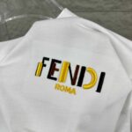 P75 FEN*di芬迪 2026春夏新款短袖t恤 经典 立体刺绣工艺 定制双纱平纹纯棉面料 男女同款 颜色：黑色 白色 尺码： S （90-130斤） M （120-150斤） L （140-165斤） XL （160-180斤） XXL （180-210斤）