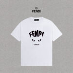 P70 Fendi/芬迪 印花Logo百搭潮流短袖T恤男女同款 吊牌 领标 水洗唛 三标齐全 定织定染280克精梳棉面料 尺码：S-XXL 颜色：黑色，白色