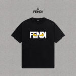 P70 Fendi/芬迪 印花Logo百搭潮流短袖T恤男女同款 吊牌 领标 水洗唛 三标齐全 定织定染280克精梳棉面料 尺码：S-XXL 颜色：黑色，白色