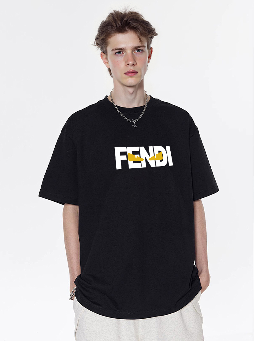 P70 Fendi/芬迪 印花Logo百搭潮流短袖T恤男女同款 吊牌 领标 水洗唛 三标齐全 定织定染280克精梳棉面料 尺码：S-XXL 颜色：黑色，白色
