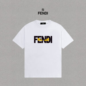 weigou_193662_0_b49e9aad7e P70 Fendi/芬迪 印花Logo百搭潮流短袖T恤男女同款 吊牌 领标 水洗唛 三标齐全 定织定染280克精梳棉面料 尺码:S-XXL 颜色:黑色,白色