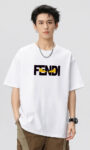 P70 Fendi/芬迪 印花Logo百搭潮流短袖T恤男女同款 吊牌 领标 水洗唛 三标齐全 定织定染280克精梳棉面料 尺码：S-XXL 颜色：黑色，白色
