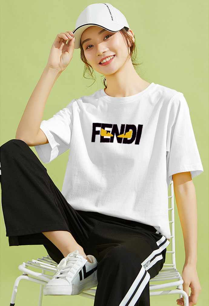 P70 Fendi/芬迪 印花Logo百搭潮流短袖T恤男女同款 吊牌 领标 水洗唛 三标齐全 定织定染280克精梳棉面料 尺码：S-XXL 颜色：黑色，白色
