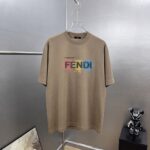 P85 Fen～ 芬家厚板滴胶字母眼睛，2025秋冬新款280g纯棉上衣 7A抗菌短袖tee 负离子上身十分舒适，男女同款半袖，落肩宽松版型 颜色: 黑色 白色 咖啡色 尺码：S（90-130斤） M（125-150斤） L（135-165斤） XL（160-190斤） XXL（185-220斤）