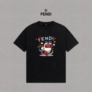 weigou_193710_0_4c34ab598f P70 Fendi/芬迪 印花Logo百搭潮流短袖T恤男女同款 吊牌 领标 水洗唛 三标齐全 定织定染280克精梳棉面料 尺码:S-XXL 颜色:黑色,白色