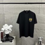 P80 FEN*di芬迪 2026春夏新款短袖t恤 经典双 F，贴布绣 工艺 定制双纱平纹纯棉面料 男女同款 颜色：黑色 白色 尺码： S （90-130斤） M （120-150斤） L （140-165斤） XL （160-180斤） XXL （180-210斤）