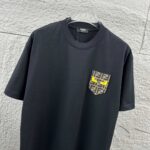 P80 FEN*di芬迪 2026春夏新款短袖t恤 经典双 F，贴布绣 工艺 定制双纱平纹纯棉面料 男女同款 颜色：黑色 白色 尺码： S （90-130斤） M （120-150斤） L （140-165斤） XL （160-180斤） XXL （180-210斤）