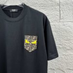 P80 FEN*di芬迪 2026春夏新款短袖t恤 经典双 F，贴布绣 工艺 定制双纱平纹纯棉面料 男女同款 颜色：黑色 白色 尺码： S （90-130斤） M （120-150斤） L （140-165斤） XL （160-180斤） XXL （180-210斤）