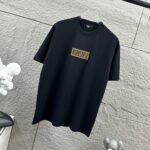 P80 FEN*di芬迪 2026春夏新款短袖t恤 经典双 F，贴布绣 工艺 定制双纱平纹纯棉面料 男女同款 颜色：黑色 白色 尺码： S （90-130斤） M （120-150斤） L （140-165斤） XL （160-180斤） XXL （180-210斤）