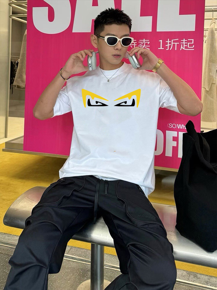 P70 Fendi/芬迪 印花Logo百搭潮流短袖T恤男女同款 吊牌 领标 水洗唛 三标齐全 定织定染280克精梳棉面料 尺码：S-XXL 颜色：黑色，白色