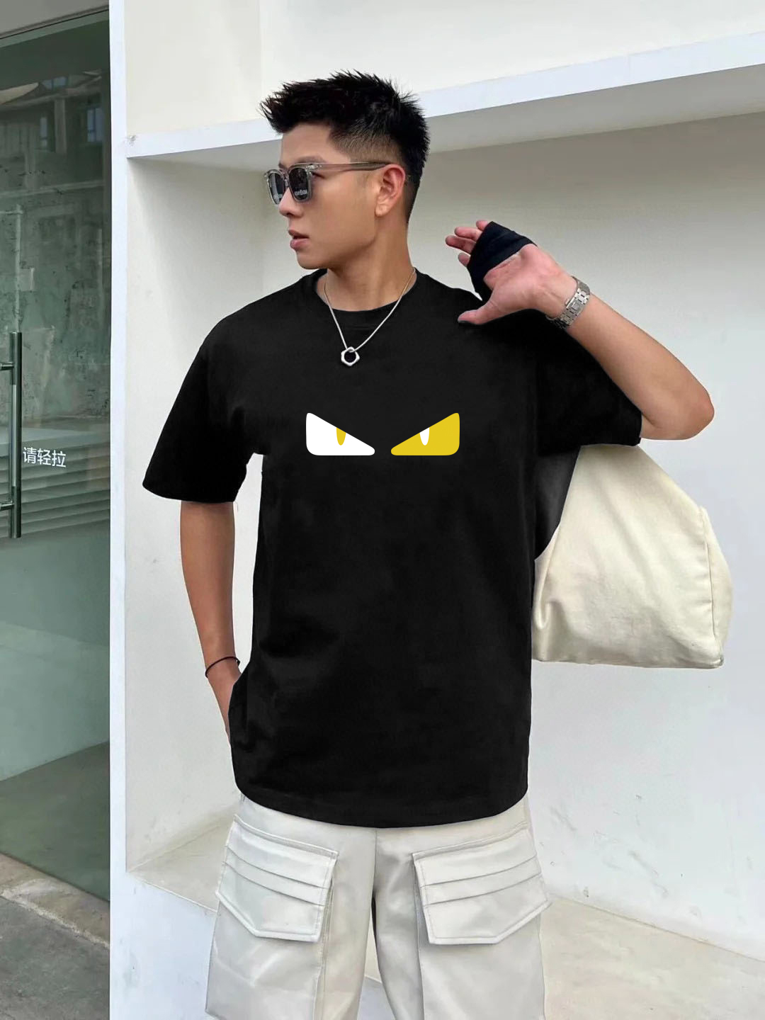 P70 Fendi/芬迪 印花Logo百搭潮流短袖T恤男女同款 吊牌 领标 水洗唛 三标齐全 定织定染280克精梳棉面料 尺码：S-XXL 颜色：黑色，白色