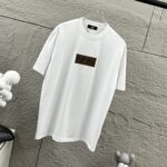 P80 FEN*di芬迪 2026春夏新款短袖t恤 经典双 F，贴布绣 工艺 定制双纱平纹纯棉面料 男女同款 颜色：黑色 白色 尺码： S （90-130斤） M （120-150斤） L （140-165斤） XL （160-180斤） XXL （180-210斤）