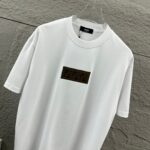P80 FEN*di芬迪 2026春夏新款短袖t恤 经典双 F，贴布绣 工艺 定制双纱平纹纯棉面料 男女同款 颜色：黑色 白色 尺码： S （90-130斤） M （120-150斤） L （140-165斤） XL （160-180斤） XXL （180-210斤）