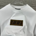 P80 FEN*di芬迪 2026春夏新款短袖t恤 经典双 F，贴布绣 工艺 定制双纱平纹纯棉面料 男女同款 颜色：黑色 白色 尺码： S （90-130斤） M （120-150斤） L （140-165斤） XL （160-180斤） XXL （180-210斤）