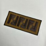 P80 FEN*di芬迪 2026春夏新款短袖t恤 经典双 F，贴布绣 工艺 定制双纱平纹纯棉面料 男女同款 颜色：黑色 白色 尺码： S （90-130斤） M （120-150斤） L （140-165斤） XL （160-180斤） XXL （180-210斤）