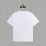 P70 Fendi/芬迪 印花Logo百搭潮流短袖T恤男女同款 吊牌 领标 水洗唛 三标齐全 定织定染280克精梳棉面料 尺码：S-XXL 颜色：黑色，白色