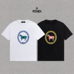 P70 Fendi/芬迪 印花Logo百搭潮流短袖T恤男女同款 吊牌 领标 水洗唛 三标齐全 定织定染280克精梳棉面料 尺码：S-XXL 颜色：黑色，白色
