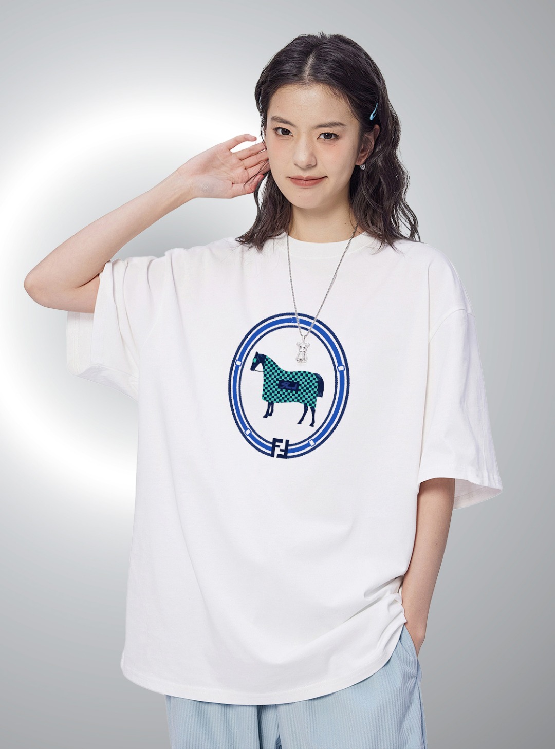 P70 Fendi/芬迪 印花Logo百搭潮流短袖T恤男女同款 吊牌 领标 水洗唛 三标齐全 定织定染280克精梳棉面料 尺码：S-XXL 颜色：黑色，白色