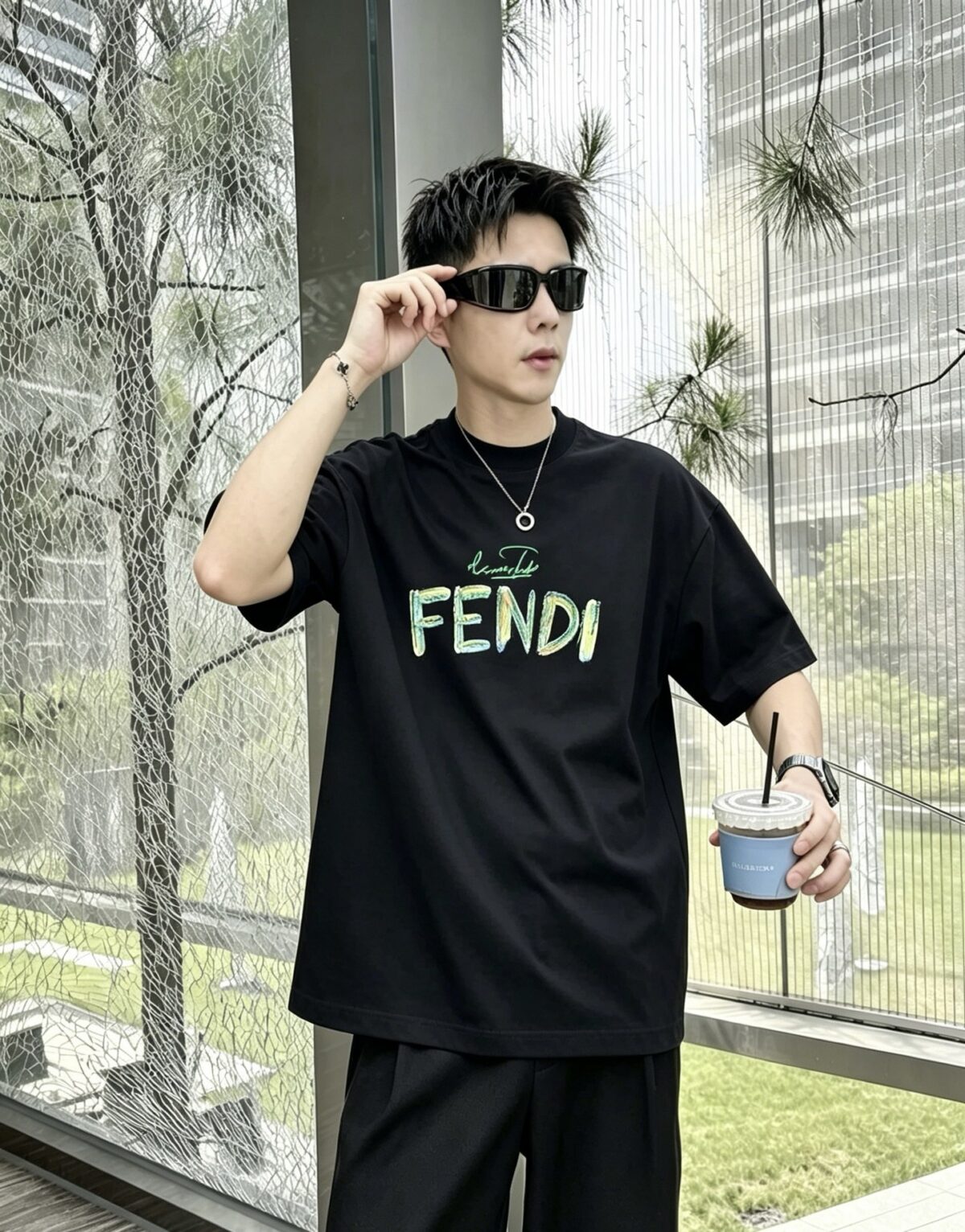 weigou_194197_7_4549a41d93 P80 Fen~ 植绒印花字母2025秋冬新款休闲纯棉上衣 280g7A抗菌短袖tee 负离子上身十分舒适,男女同款半袖,落肩宽松版型 颜色: 黑色 白色 咖啡色 尺码:S(90-130斤) M(125-150斤) L(135-165斤) XL(160-190斤) XXL(185-220斤)