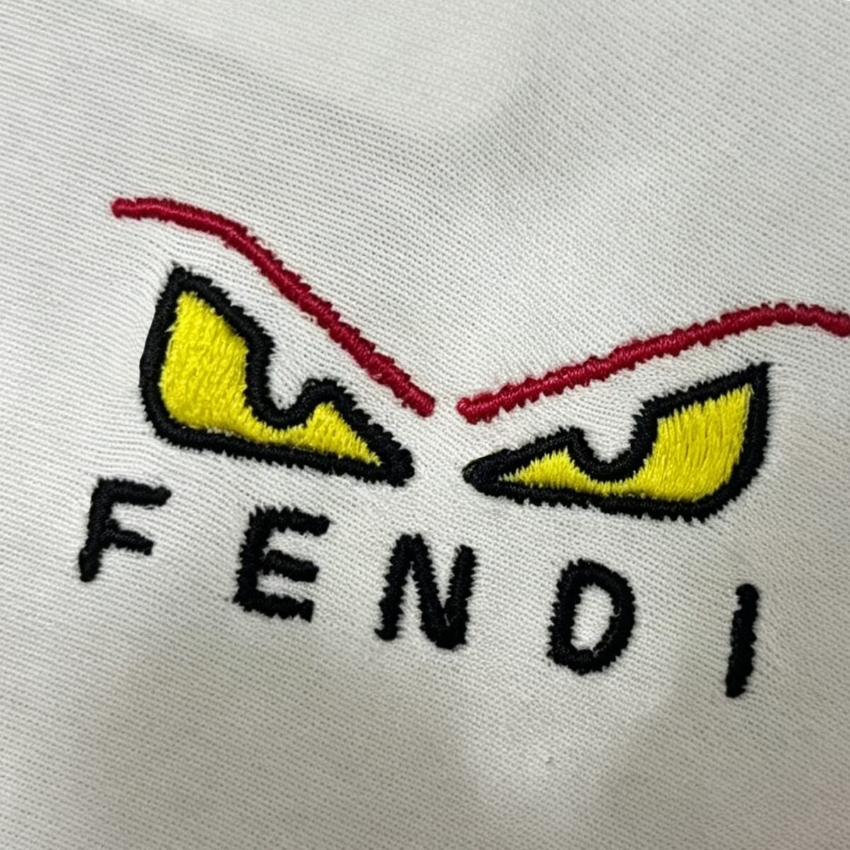 weigou_194318_5_fc654e0392 P75 fen*芬家 logo字母刺绣 官方同款 《区别通货面料》双纱纯棉上衣 7a抗菌短袖tee 上身十分舒适,男女同款半袖,落肩宽松版型 颜色: 黑色 白色 咖啡色 尺码:S(90-130斤) M(125-150斤) L(135-165斤) XL(160-190斤) XXL(185-220斤)