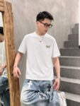 weigou_194318_7_5bc503056e P75 fen*芬家 logo字母刺绣 官方同款 《区别通货面料》双纱纯棉上衣 7a抗菌短袖tee 上身十分舒适,男女同款半袖,落肩宽松版型 颜色: 黑色 白色 咖啡色 尺码:S(90-130斤) M(125-150斤) L(135-165斤) XL(160-190斤) XXL(185-220斤)