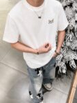 weigou_194318_8_86f0b688a7 P75 fen*芬家 logo字母刺绣 官方同款 《区别通货面料》双纱纯棉上衣 7a抗菌短袖tee 上身十分舒适,男女同款半袖,落肩宽松版型 颜色: 黑色 白色 咖啡色 尺码:S(90-130斤) M(125-150斤) L(135-165斤) XL(160-190斤) XXL(185-220斤)