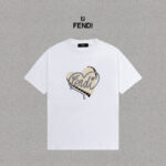 P70 Fendi/芬迪 印花Logo百搭潮流短袖T恤男女同款 吊牌 领标 水洗唛 三标齐全 定织定染280克精梳棉面料 尺码：S-XXL 颜色：黑色，白色