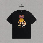 P70 Fendi/芬迪 印花Logo百搭潮流短袖T恤男女同款 吊牌 领标 水洗唛 三标齐全 定织定染280克精梳棉面料 尺码：S-XXL 颜色：黑色，白色