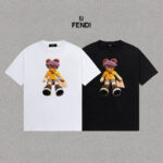 P70 Fendi/芬迪 印花Logo百搭潮流短袖T恤男女同款 吊牌 领标 水洗唛 三标齐全 定织定染280克精梳棉面料 尺码：S-XXL 颜色：黑色，白色