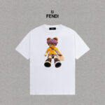 P70 Fendi/芬迪 印花Logo百搭潮流短袖T恤男女同款 吊牌 领标 水洗唛 三标齐全 定织定染280克精梳棉面料 尺码：S-XXL 颜色：黑色，白色