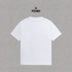 P70 Fendi/芬迪 印花Logo百搭潮流短袖T恤男女同款 吊牌 领标 水洗唛 三标齐全 定织定染280克精梳棉面料 尺码：S-XXL 颜色：黑色，白色