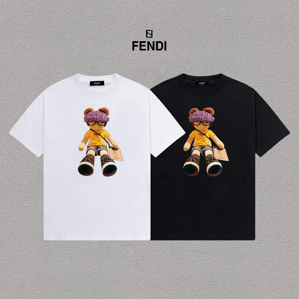 P70 Fendi/芬迪 印花Logo百搭潮流短袖T恤男女同款 吊牌 领标 水洗唛 三标齐全 定织定染280克精梳棉面料 尺码：S-XXL 颜色：黑色，白色