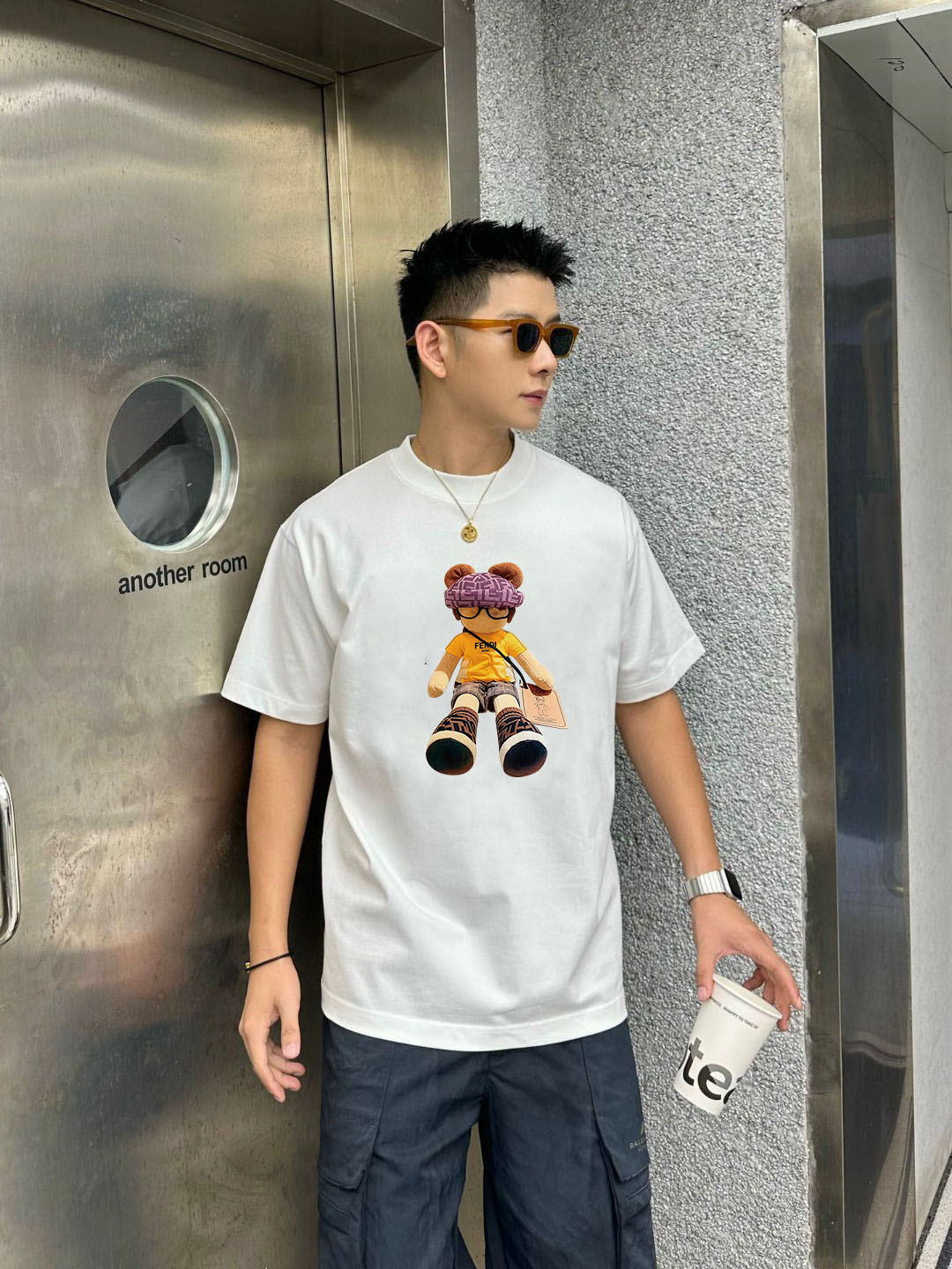 P70 Fendi/芬迪 印花Logo百搭潮流短袖T恤男女同款 吊牌 领标 水洗唛 三标齐全 定织定染280克精梳棉面料 尺码：S-XXL 颜色：黑色，白色