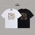 P70 Fendi/芬迪 印花Logo百搭潮流短袖T恤男女同款 吊牌 领标 水洗唛 三标齐全 定织定染280克精梳棉面料 尺码：S-XXL 颜色：黑色，白色