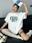 P70 Fendi/芬迪 印花Logo百搭潮流短袖T恤男女同款 吊牌 领标 水洗唛 三标齐全 定织定染280克精梳棉面料 尺码：S-XXL 颜色：黑色，白色