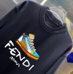 P70 FEN*DI芬迪 2026春夏新款短袖t恤 经典 印花工艺 定制双纱平纹纯棉面料 男女同款 吊牌 领标 洗水唛 三标齐全 颜色：黑色 白色 紫色 绿色 尺码：S M L XL XXL