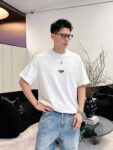 weigou_194700_7_f867a9771e P75 fen*芬家 logo字母刺绣 官方同款 《区别通货面料》双纱纯棉上衣 7a抗菌短袖tee 上身十分舒适,男女同款半袖,落肩宽松版型 颜色: 黑色 白色 咖啡色 尺码:S(90-130斤) M(125-150斤) L(135-165斤) XL(160-190斤) XXL(185-220斤)